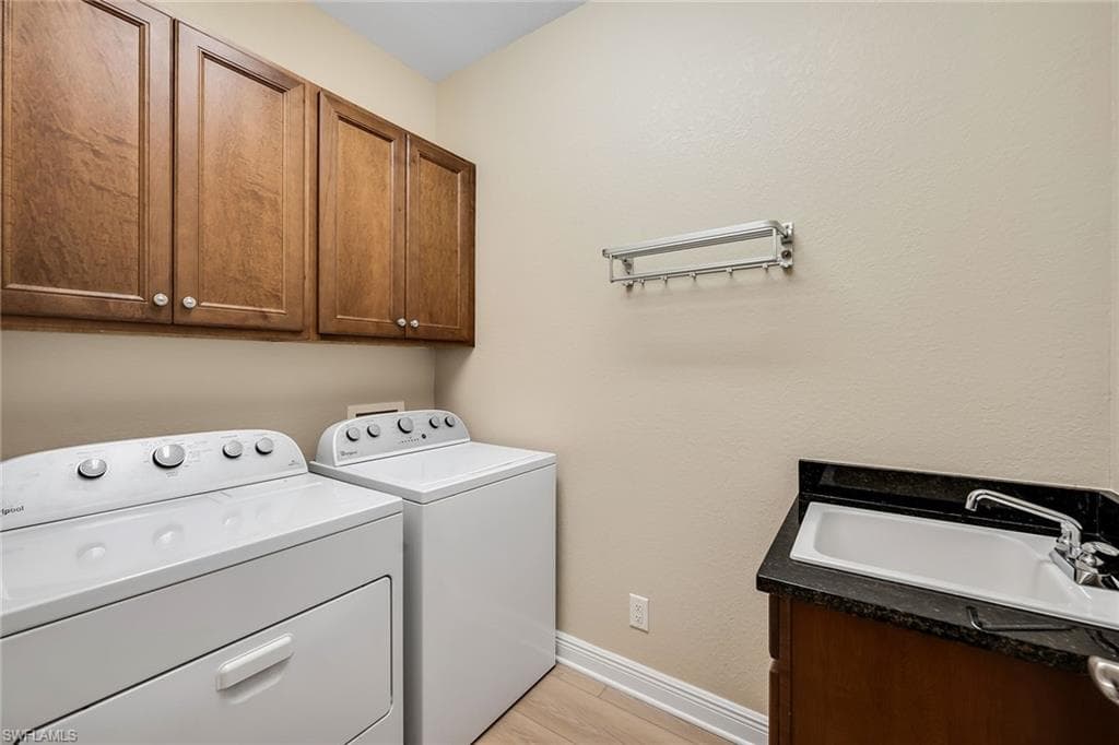 23255 Sanabria LOOP-31