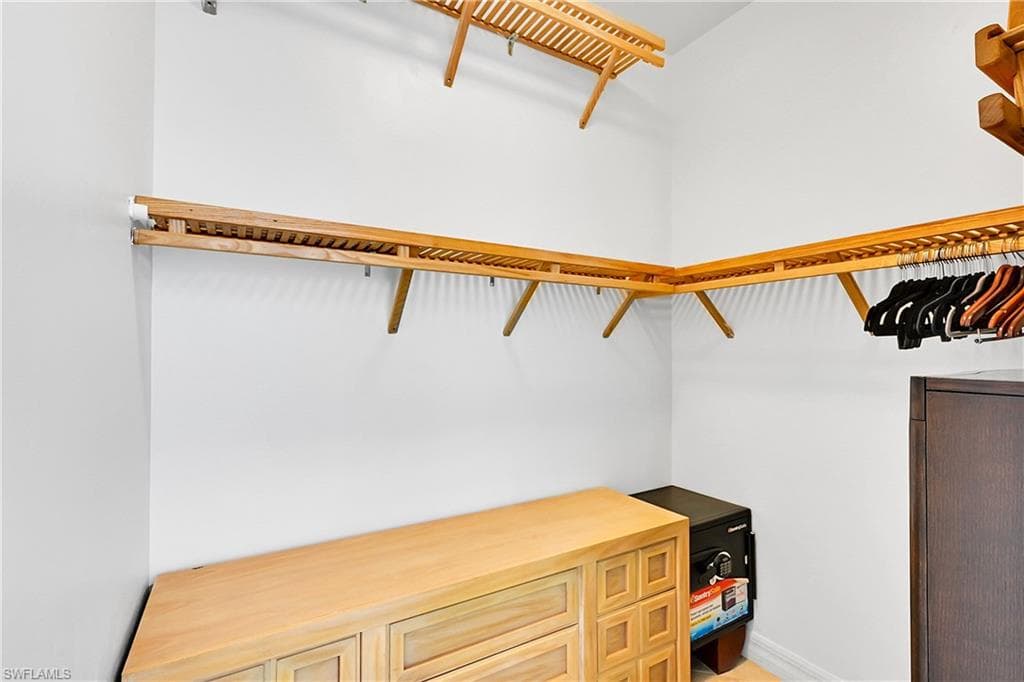 2797 1st ST 2202-16