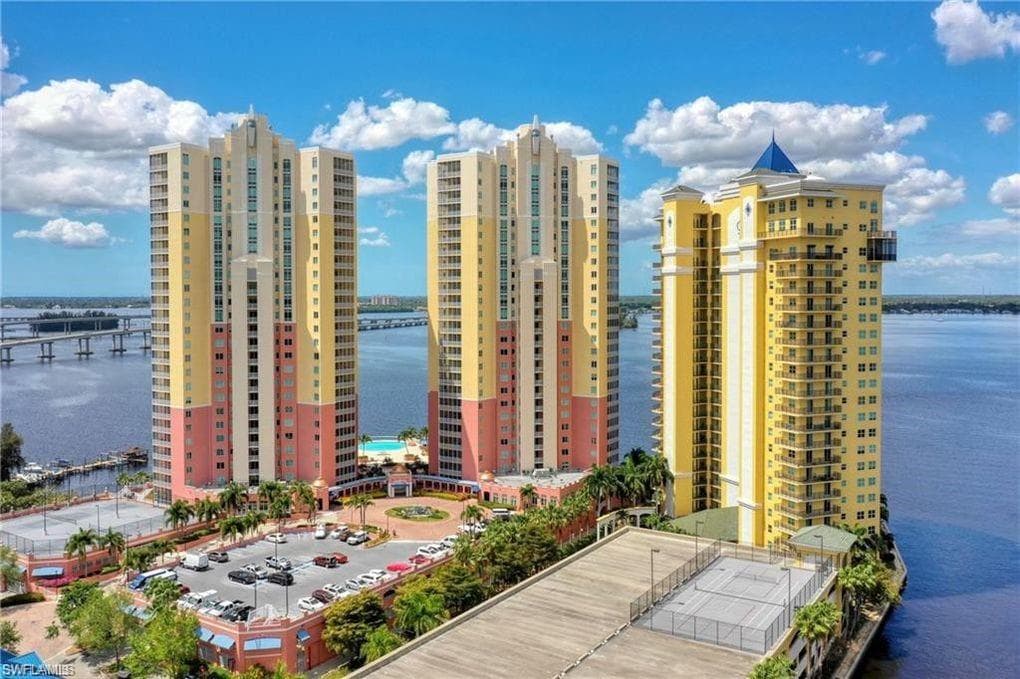 2797 1st ST 2202-1