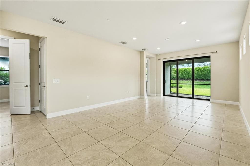 2244 Yellowfin CIR-6