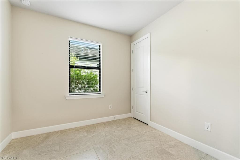 2244 Yellowfin CIR-16