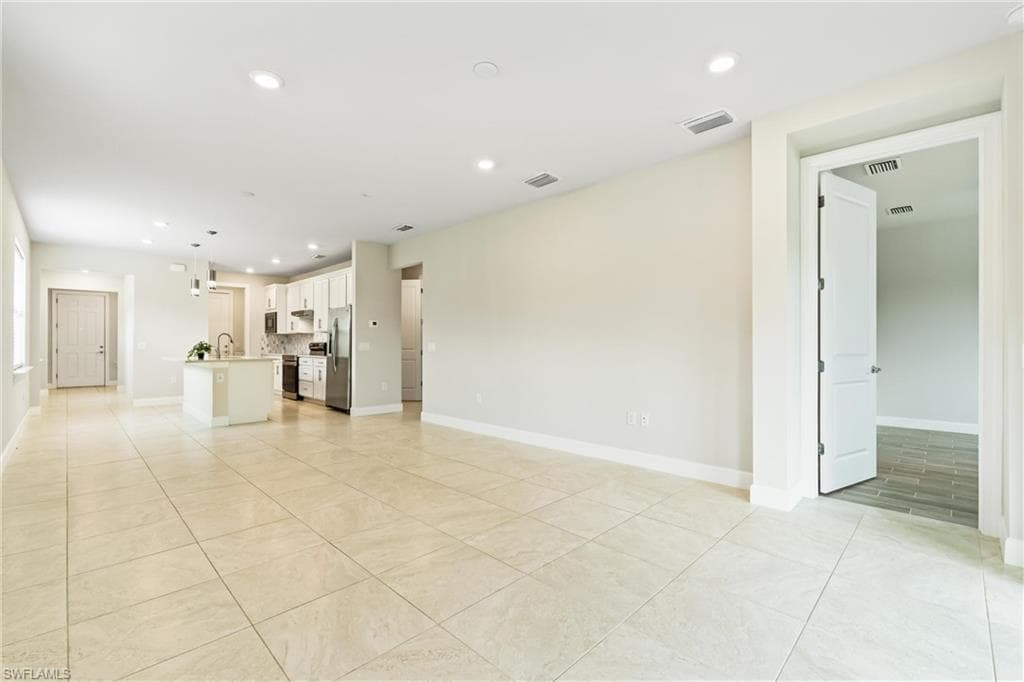 2244 Yellowfin CIR-7