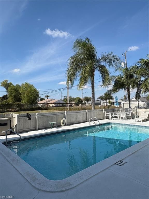 1005 SW 48th TER 8-3
