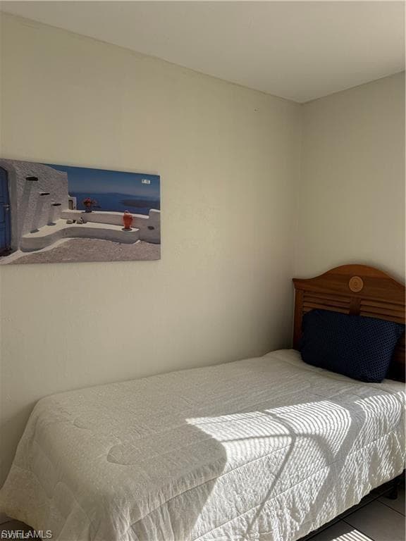 1005 SW 48th TER 8-28