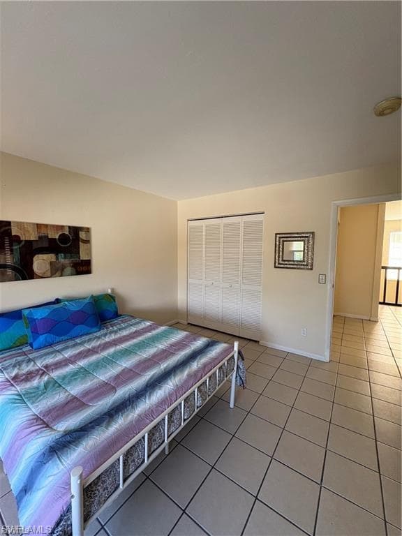 1005 SW 48th TER 8-18