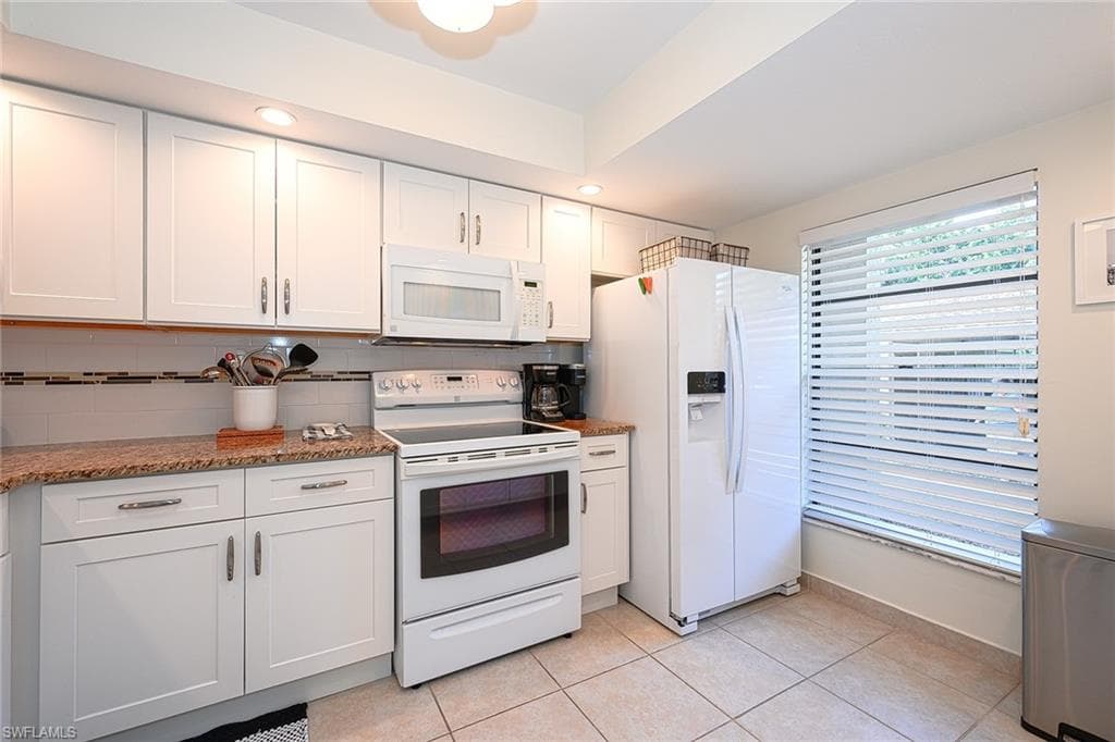 135 Cypress WAY E C-12