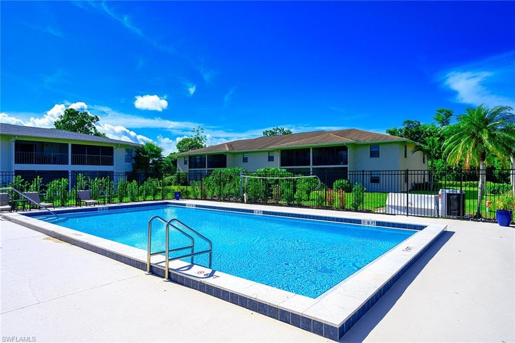 135 Cypress WAY E C-8