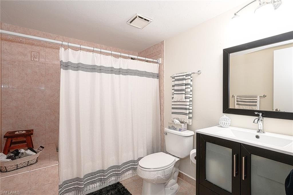 135 Cypress WAY E C-25