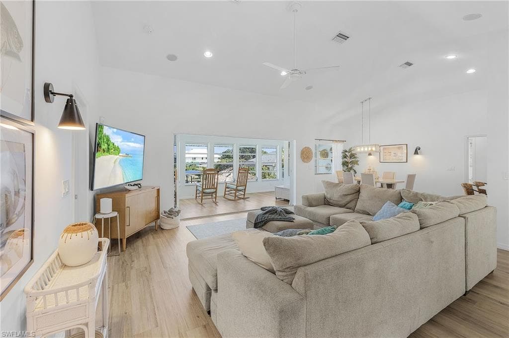 7380 Barrancas AVE-37