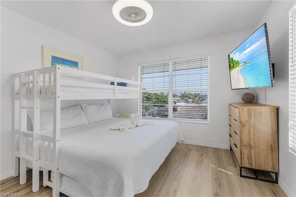 7380 Barrancas AVE-29
