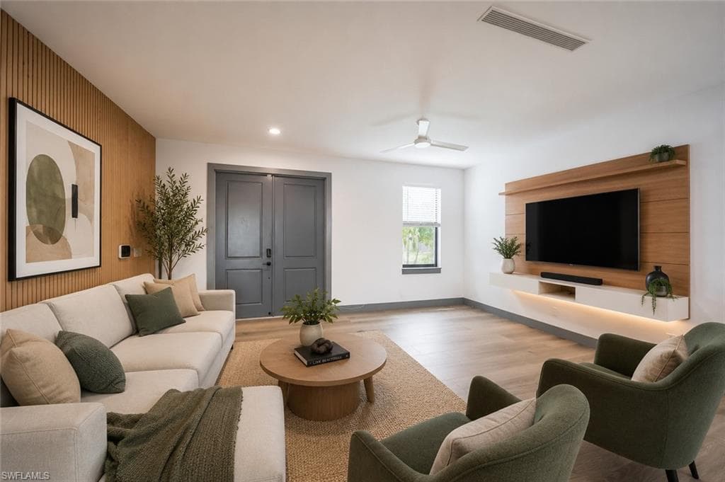 8355 Coral DR-6