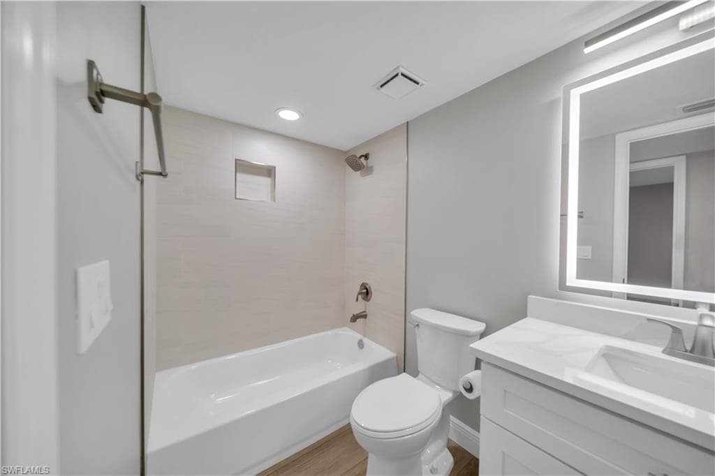 5790 Trailwinds DR 111-26