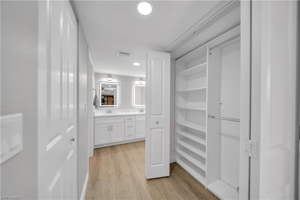 5790 Trailwinds DR 111-21