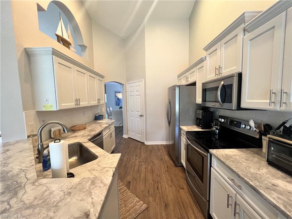 25240 PELICAN CREEK CIR 202-7
