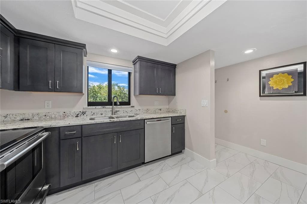 1919 Olde Middle Gulf DR 502-12