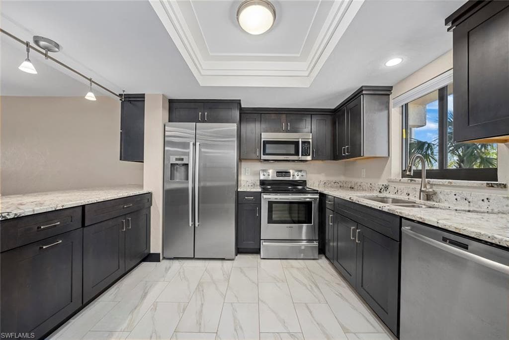 1919 Olde Middle Gulf DR 502-14