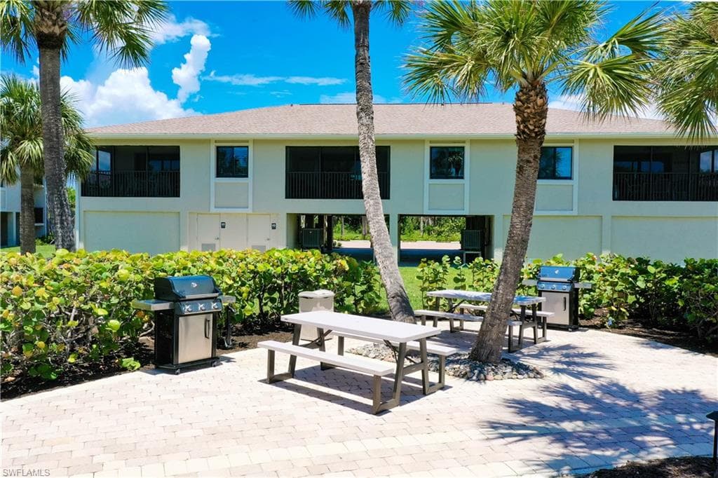 1919 Olde Middle Gulf DR 502-11