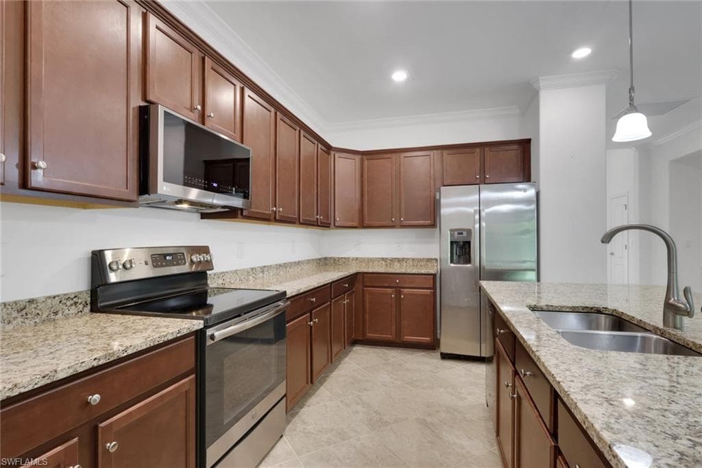 9469 Foxglove LN-6
