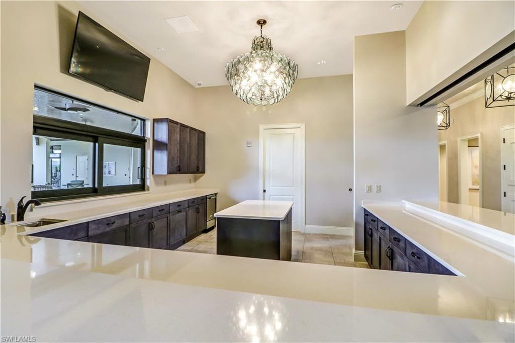 9469 Foxglove LN-32