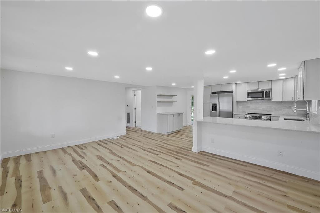 1755 Oakley AVE-7