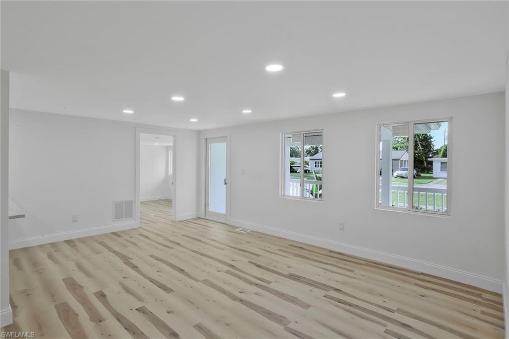 1755 Oakley AVE-5