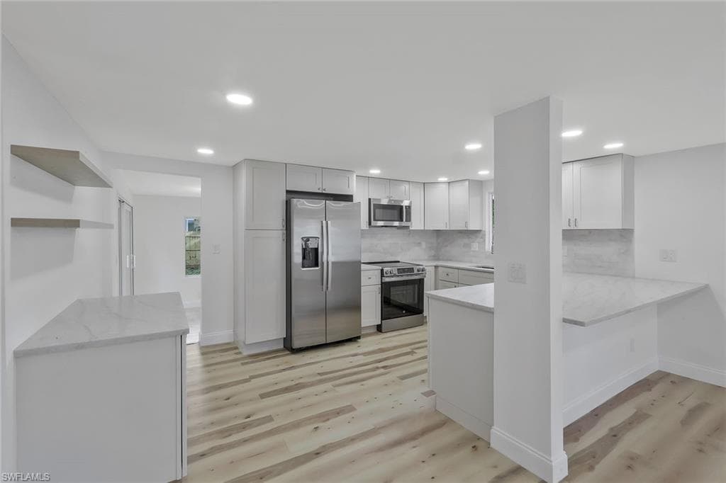 1755 Oakley AVE-9