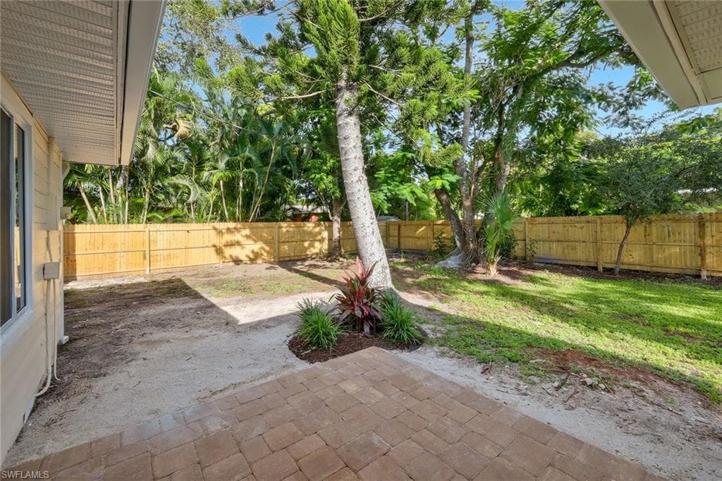 1755 Oakley AVE-30