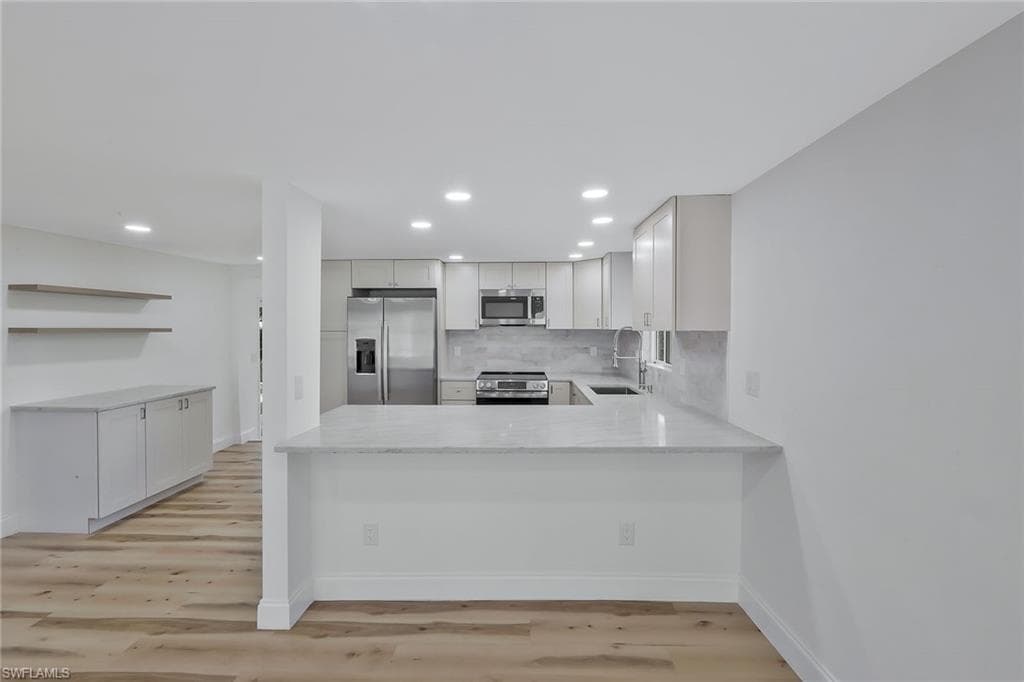 1755 Oakley AVE-10