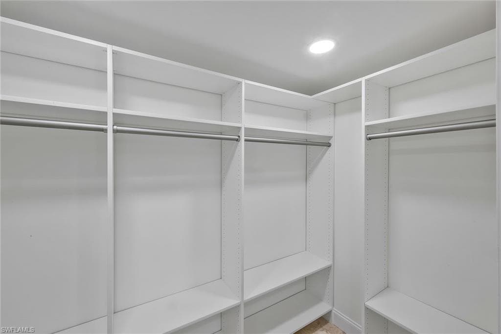 1755 Oakley AVE-18