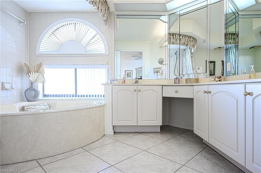613 BEACHWALK CIR J-18