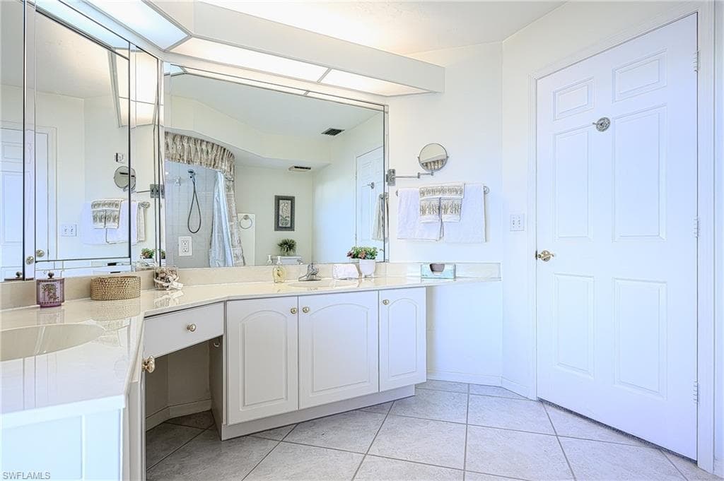 613 BEACHWALK CIR J-19