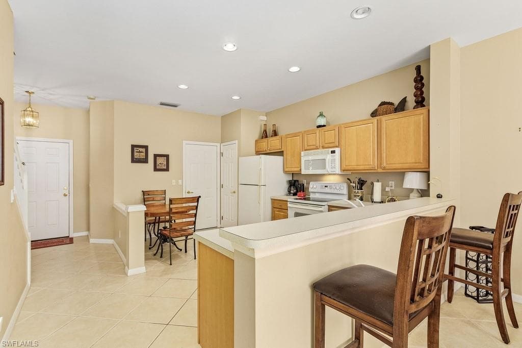 8381 Village Edge CIR 3-9