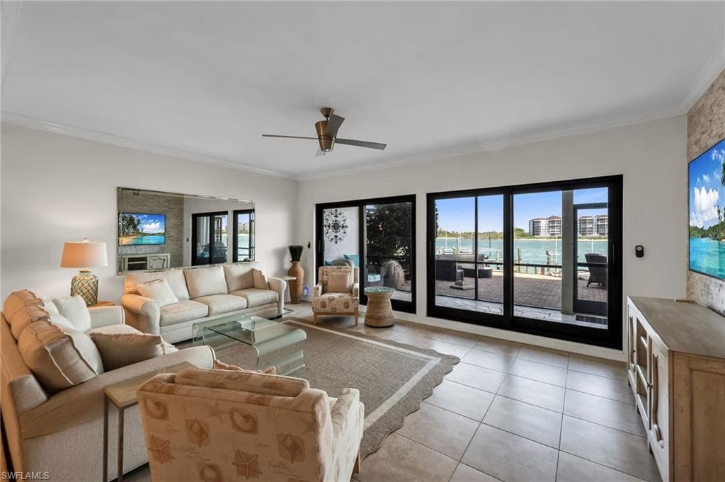 504 La Peninsula BLVD 504-2