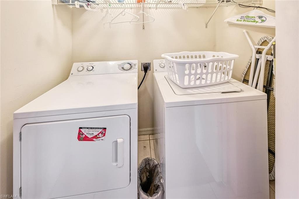 1080 Hampton CIR-16