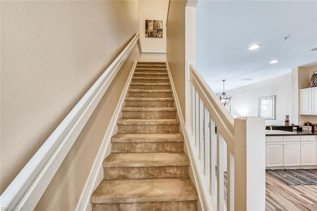 1080 Hampton CIR-12