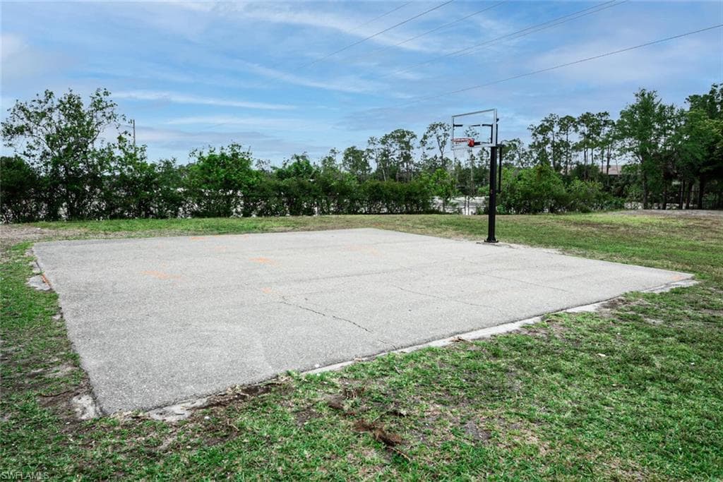 1080 Hampton CIR-22