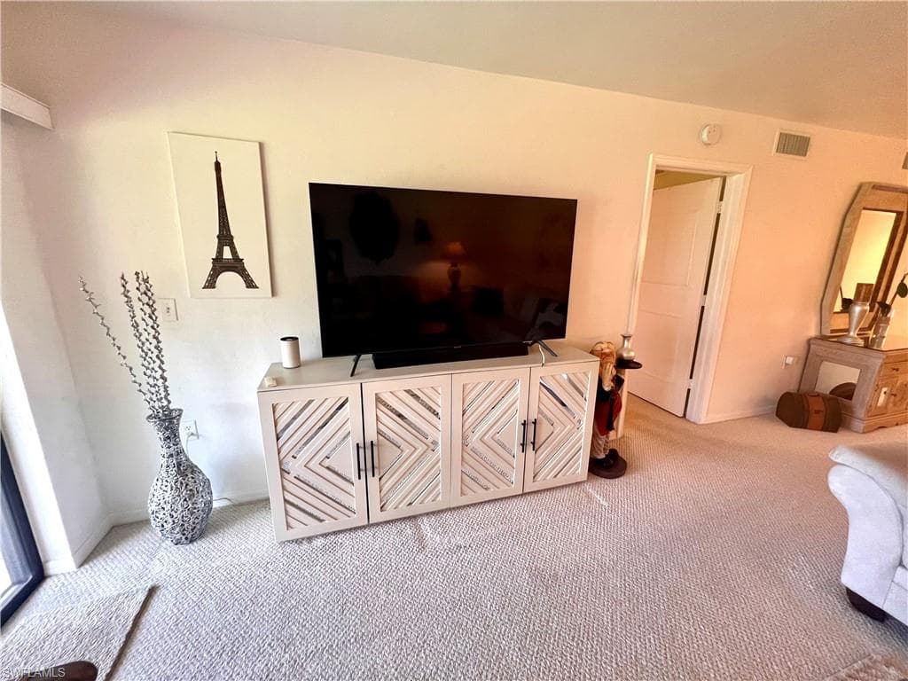 4240 Chantelle DR B103-27