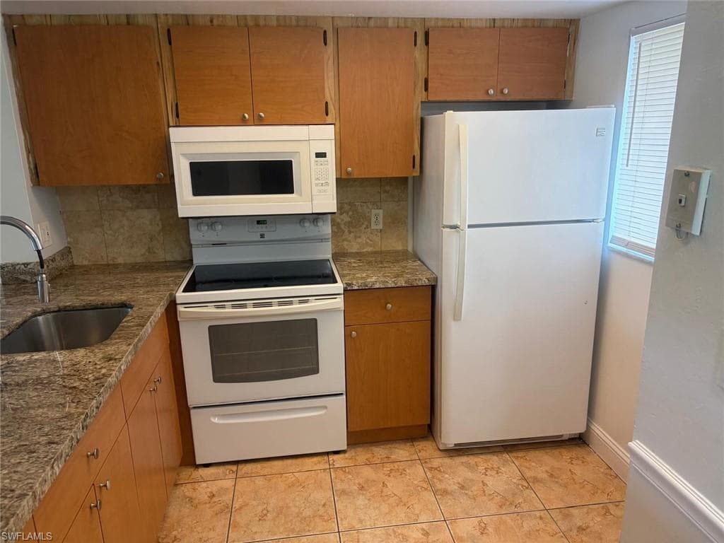2700 PARK WINDSOR DR 713-2