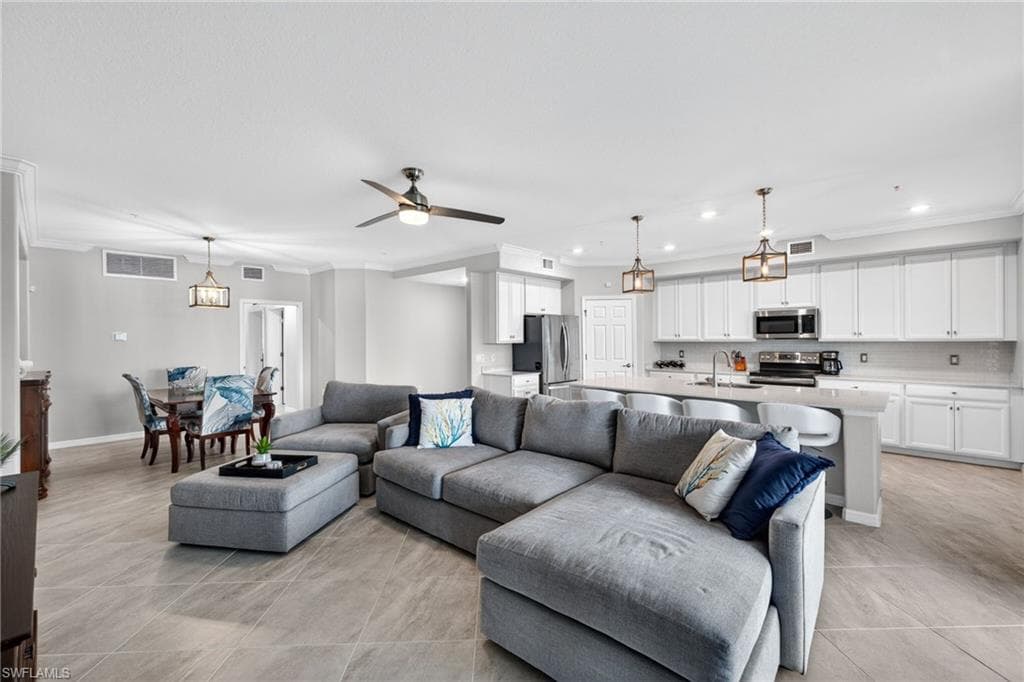 12020 Hawthorn Lake DR 101-6