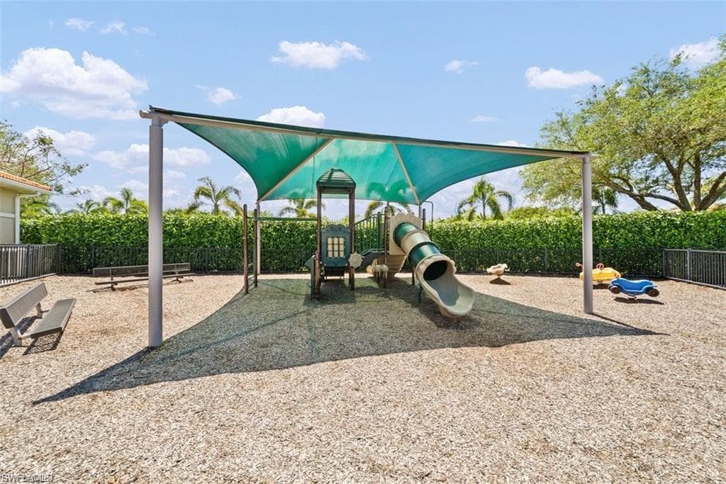 2078 Grove DR-25