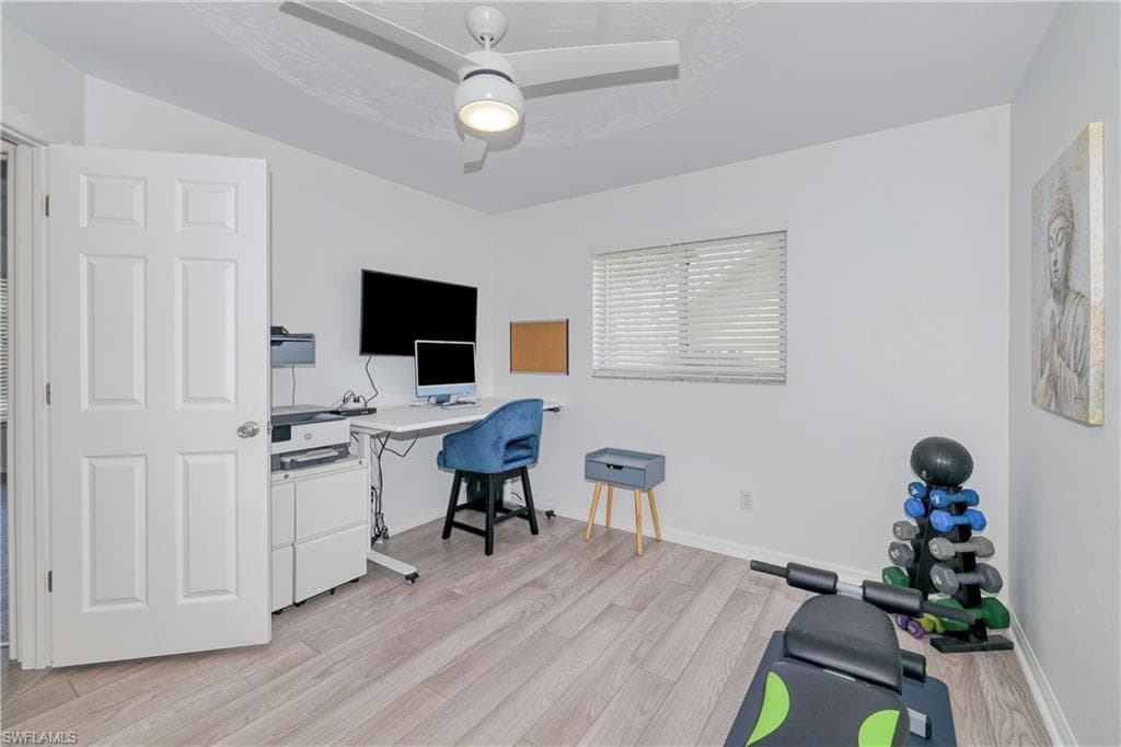 22589 Island Lakes DR-24