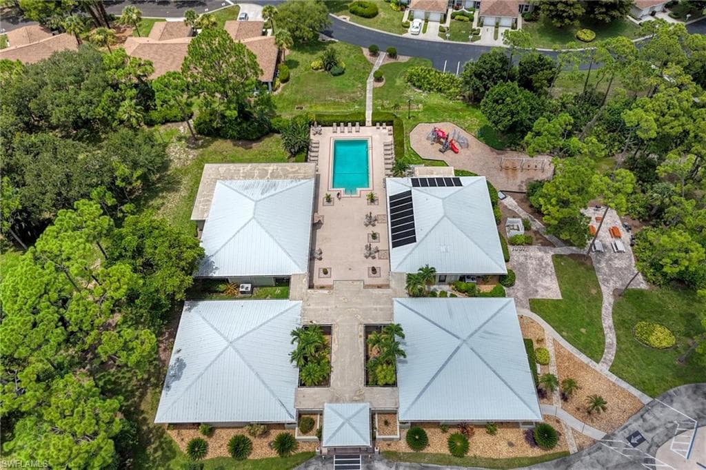 22589 Island Lakes DR-37