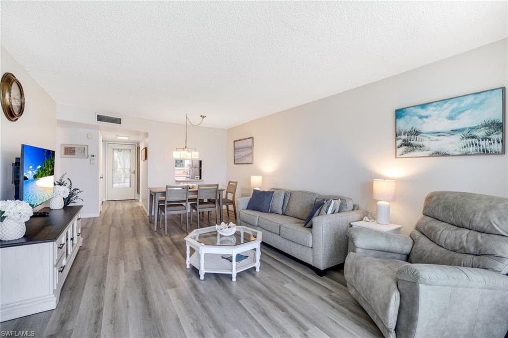 200 Forest Lakes BLVD 204-8