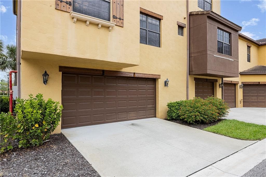 11875 Izarra WAY 8712-22