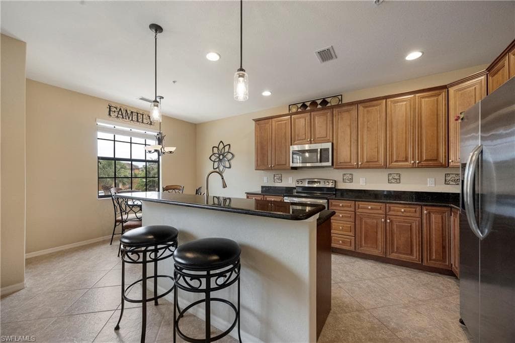11875 Izarra WAY 8712-10