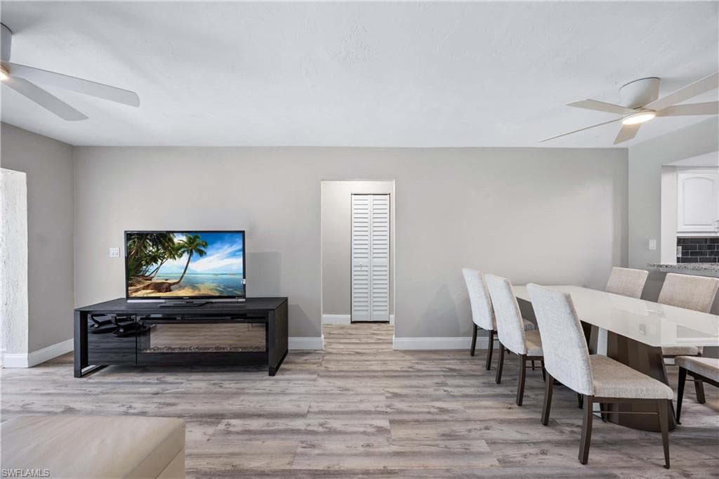 228 Fox Glen DR 3310-15