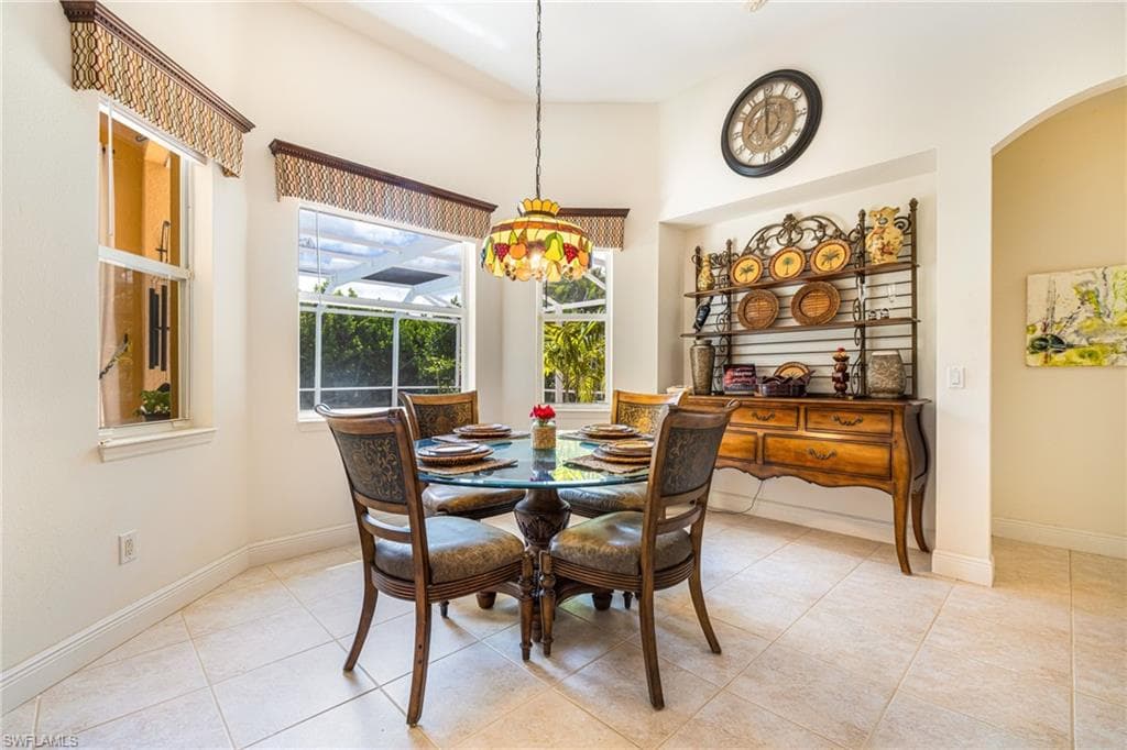 9836 Los Altos CT-21
