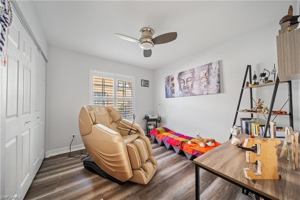 1638 Triangle Palm TER-8