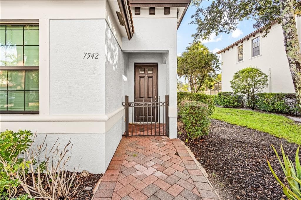 7542 Bristol CIR-2