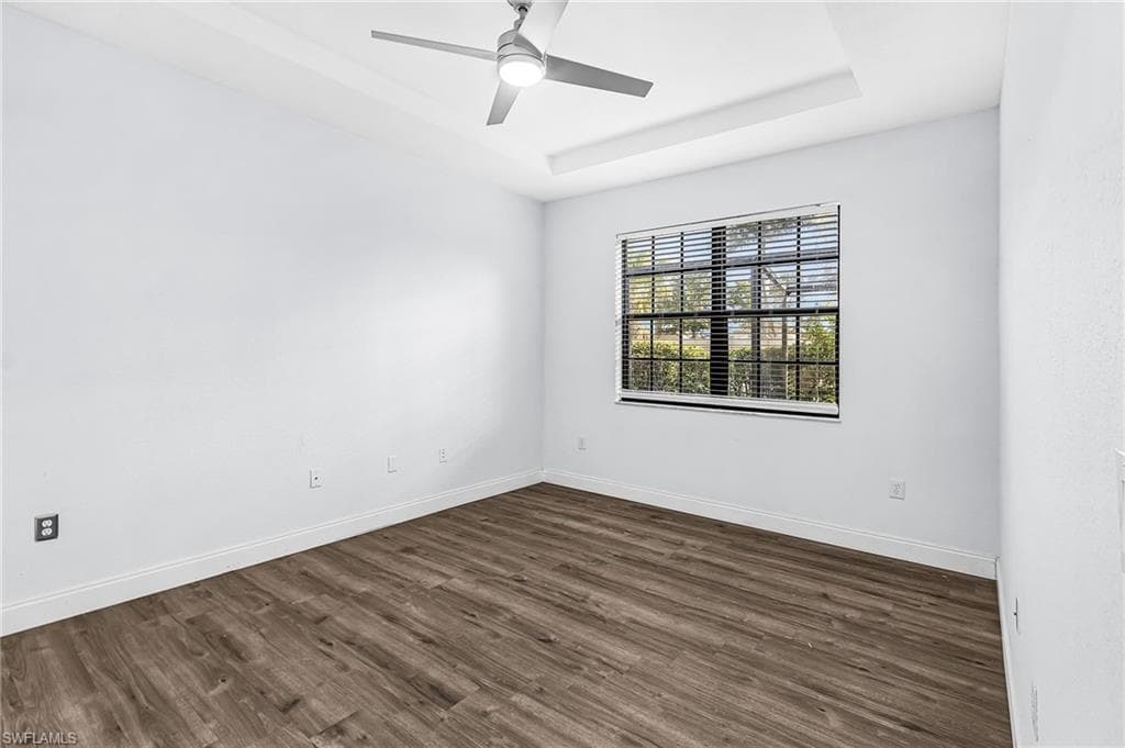 7542 Bristol CIR-13